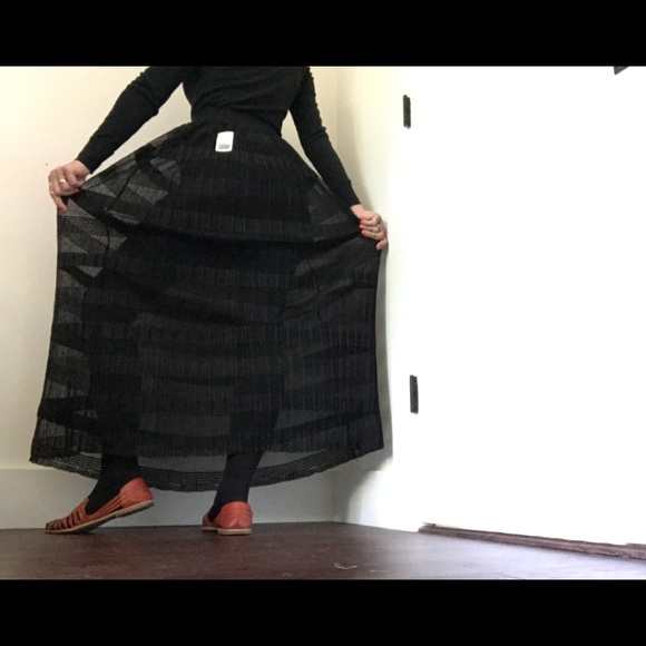 Forever 21 NWT Black Sheer/Square Print Maxi Skirt - Picture 3 of 11